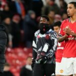 Fanúšikovia Man Utd, ktorých rozhneval „muppet“ Amorim: „Zbavte sa skôr, ako predá Mainoo“