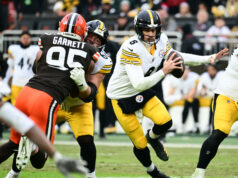 Fanúšikovia NFL obviňujú Aarona Rodgersa, že sa obáva skôr o rekord Mylesa Garretta ako o šance Steelers na play-off logo pochodového šialenstva