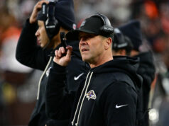 Fanúšikovia NFL požadujú odvolanie Ravens HC po prehre 27:22 s Steelers Aarona Rodgersa logo pochodového šialenstva