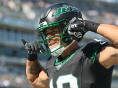 Fanúšikovia NFL reagujú, keď je Allen Lazard na jeho žiadosť prepustený Jets logo pochodového šialenstva