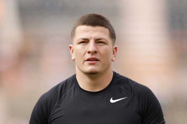 Fanúšikovia NFL reagujú na ospravedlnenie Diega Paviu po tom, čo logo pochodového šialenstva