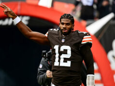 Fanúšikovia NFL roztrhali Shedeura Sandersa, keď Browns QB hrozne prepadol so stratou 26-8 proti 49ers logo pochodového šialenstva