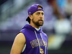 Fanúšikovia NFL sa vysmievajú Adamovi Thielenovi za pristátie s Steelers po tom, čo požiadali Vikings o odchod kvôli šanciam na Super Bowl inde logo pochodového šialenstva