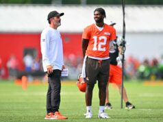 Fanúšikovia NFL trhajú Browns HC za štvrté a štvrté miesto, zatiaľ čo za Titans 14:10 logo pochodového šialenstva