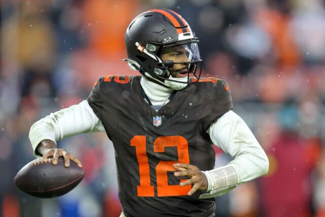 Fanúšikovia NFL vytrhli Shedeura Sandersa o viac ako 17,7 pasažierov logo pochodového šialenstva