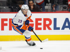 Fanúšikovia TOR zdráhavo porovnávajú pokutu 5 000 dolárov od Mathewa Barzala s jednozápasovým suspendovaním Bobbyho McManna za sekanie Fanúšikovia TOR zdráhavo porovnávajú pokutu 5 000 dolárov od Mathewa Barzala s jednozápasovým suspendovaním Bobbyho McManna za sekanie