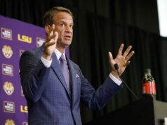 Fanúšikovia roztrhali Lane Kiffin, pretože LSU HC sa chystá vrátiť do Ole MIss v 3. týždni sezóny 2026 CFB logo pochodového šialenstva