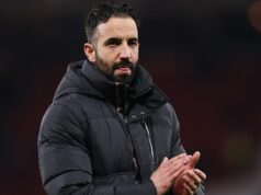 Fergie sa mýli! Ruben Amorim sa vracia k tvrdeniu Sira Alexa, že Man United bude trvať ďalšie DESAŤROČIE, kým znovu získa titul v Premier League. Ruben Amorim nesúhlasí s tvrdením Sira Alexa Fergusona, že bude trvať ďalších '10 alebo 11 rokov', kým Manchester United získa späť titul Premier League.