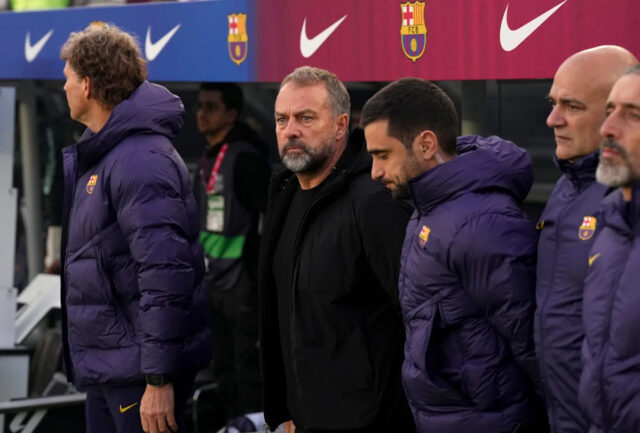 Flick vysvetľuje Lamineho striedanie, vplyv Koundeho a Camp Nou po Barcelone 2:1 Eintracht Frankfurt
