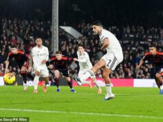 Fulham 1:0 Nottingham Forest: Penaltový rekord Raula Jimeneza v pohode pripomína, že Sean Dyche, jeho tím ešte nie je vonku z lesa Trest Raula Jimeneza stačil na to, aby Fulham získal všetky tri body proti Nottinghamu Forest