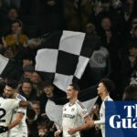 Fulham oslavuje gól proti Nottinghamu Forest