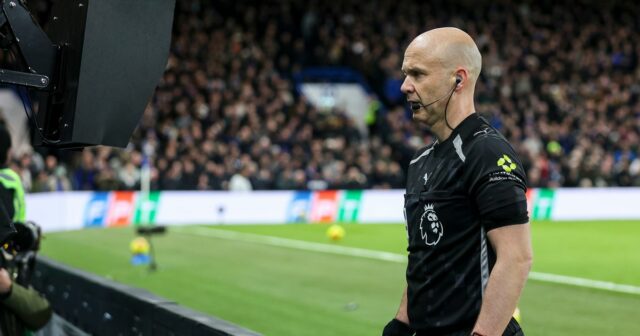 Gary Lineker požaduje zmenu VAR, ktorá „vyzerá hrozne“ a ovplyvnila Moises Caicedo po faule Mikela Merina