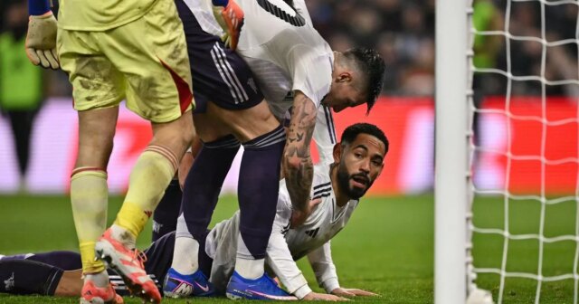 Útočníka Manchestru United Matheusa Cunhu vyzdvihli jeho spoluhráči po premeškaní tesnej šance proti Aston Ville