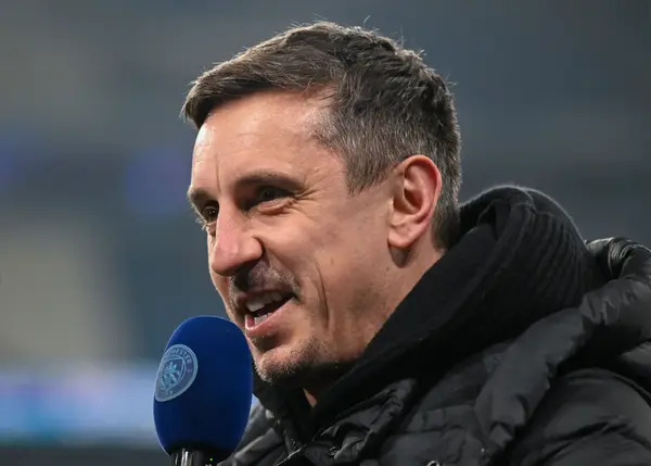 Gary Neville predpovedá preteky o titul, keďže Manchester City predstavuje Download app from appStore