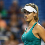 MELBOURNE, AUSTRÁLIA - 19. JANUÁRA: Eugenie Bouchardová z Kanady oslavuje víťazstvo vo štvrtom kole dvojhry proti Casey Dellacquaovej z Austrálie počas siedmeho dňa Australian Open 2014 v Melbourne Parku 19. januára 2014 v austrálskom Melbourne. (Foto: Chris Hyde/Getty Images)Chris Hyde/Getty Images