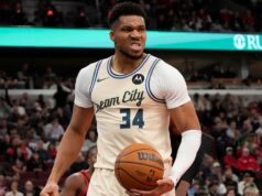 Giannis Anteotokounmpo takmer hviezdi boj zblízka po namočení Giannis Anteotokounmpo takmer hviezdi boj zblízka po namočení