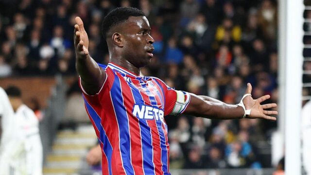 Guehi pozdvihol Crystal Palace do prvej štvorky, aby pripomenul krízou Guehi pozdvihol Crystal Palace do prvej štvorky, aby pripomenul krízou postihnutému Liverpoolu, čo mu chýba