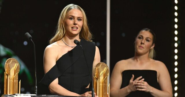 Hannah Hamptonová, nominovaná na SPOTY, bola za jej správanie zavolaná Hannah Hamptonová, nominovaná na SPOTY, bola za jej správanie zavolaná spoluhráčkou | Futbal | Šport