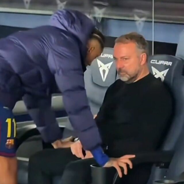 Hansi Flick vysvetľuje virálne obrázky rozhovoru s Raphinhou Hansi Flick vysvetľuje virálne obrázky rozhovoru s Raphinhou