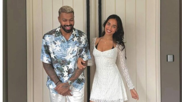 Hardik Pandya pózuje na selfie s fanúšikmi po vianočnej večeri s príspevok Mahieka Sharma IND vs SA 2025 T20Is (sledovať)
