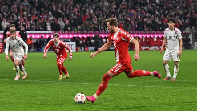 Harry Kane šetrí červenanie Bayernu neskorým vyrovnávajúcim gólom pri remíze Harry Kane šetrí červenanie Bayernu neskorým vyrovnávajúcim gólom pri remíze 2:2 s Mainzom