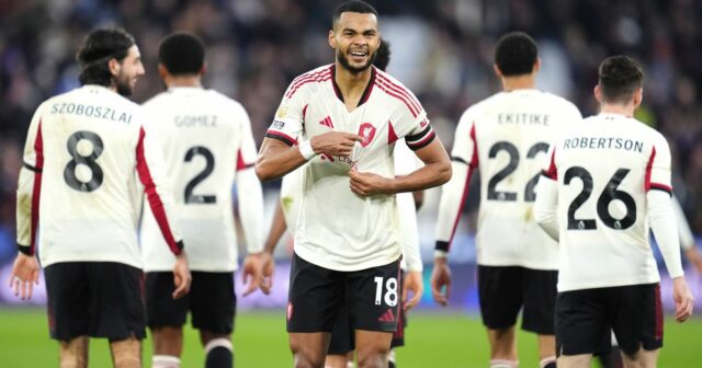 Cody Gakpo oslavuje gól za Liverpool proti West Hamu United