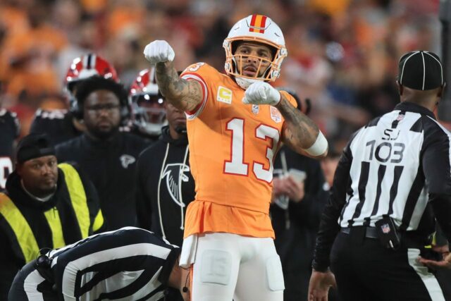 Havária Mikea Evansa sa stala virálnou po tom, čo Buccaneers logo pochodového šialenstva