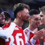 Noni Madueke oslavuje