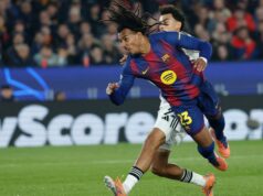 Hodnotenie hráčov Barcelony proti Eintrachtu Frankfurt Barcelona oslavuje druhý gól Koundeho.