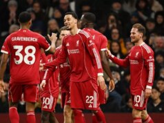 Hodnotenie hráčov Liverpoolu verzus Spurs ako 8/10 hviezd inšpiruje víťazstvo v Premier League Hugo Ekitike z Liverpoolu oslavuje druhý gól svojho tímu so spoluhráčom Ryanom Gravenberchom počas zápasu Premier League medzi Tottenhamom Hotspur a Liverpoolom na štadióne Tottenham Hotspur 20. decembra 2025 v Londýne v Anglicku.