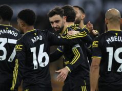 Hodnotenie hráčov Man Utd verzus Wolves ako jedna hviezda produkuje 10/10 displeja pri výhre 4-1 Portugalský stredopoliar Manchestru United #08 Bruno Fernandes (C) oslavuje strelenie štvrtého gólu tímu počas futbalového zápasu anglickej Premier League medzi Wolverhampton Wanderers a Manchester United na štadióne Molineux vo Wolverhamptone v strednom Anglicku 8. decembra 2025.