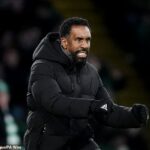 Tréner Celticu Wilfried Nancy oslavuje ich prvý gól pri víťazstve 3:1 proti Aberdeenu