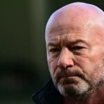 Alan Shearer sa pozerá