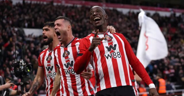 Nordi Mukiele oslavuje gól tímov počas zápasu Premier League medzi Sunderlandom a Newcastlom United na Stadium of Light. 