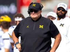 Hráči Michiganu sa cítia zradení po škandále Sherrone Moore, hovorí Poggi Hráči Michiganu sa cítia zradení po škandále Sherrone Moore, hovorí Poggi