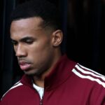 Londýn, Veľká Británia – 21. októbra: Gabriel z Arsenalu FC sa pozerá na zápas fázy MD3 Ligy majstrov UEFA 2025/26 medzi Arsenal FC a Atletico de Madrid na štadióne Arsenal 21. októbra 2025 v Londýne v Spojenom kráľovstve. (Foto: Vince Mignott/DeFodi Images/DeFodi cez Getty Images)