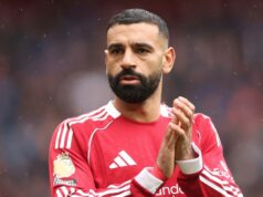 Hviezda Liverpoolu Mohamed Salah riskuje, že po dcérinej prosbe spôsobí ešte väčšiu bolesť Mohamed Salah z Liverpoolu sa rozcvičuje pred výkopom pred zápasom Premier League na londýnskom štadióne