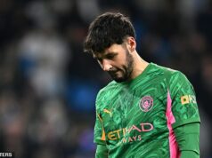 Hviezda Man City chce odísť len PÄŤ MESIACOV po presťahovaní 27 miliónov libier… a súper sa tiež pozerá na východ v januári Brankár Man City James Trafford sa v januárovom prestupovom období usiluje o prestup