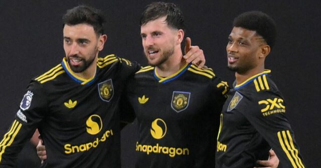 Hviezda Man Utd sa ospravedlnila po bizarnom geste zachytenom kamerou Hviezda Man Utd sa ospravedlnila po bizarnom geste zachytenom kamerou počas víťazstva Wolves | Futbal | Šport