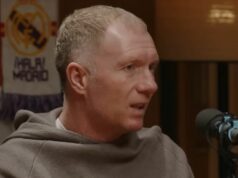 Hviezda Man Utd ‚vytrhnutie p** z Casemira‘ vyslala jasný odkaz od Paula Scholesa Hlavný tréner / manažér Manchestru United Ruben Amorim tlieska fanúšikom s Kobbie Mainoo a Benjaminom Seskom z Manchestru United