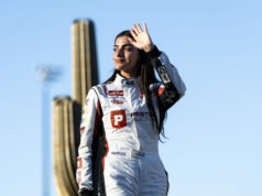 Hviezda NASCAR Toni Breidinger robí módne vyhlásenie v elegantnom čiernom oblečení na GP F1 Katar Hviezda NASCAR Toni Breidinger robí módne vyhlásenie v elegantnom čiernom oblečení na GP F1 Katar