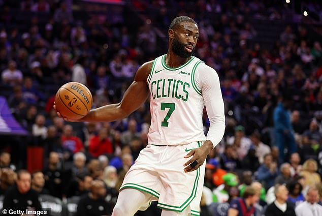 Hviezda NBA Jaylen Brown odhaľuje problémy s „duševným zdravím“, keď Hviezda Boston Celtics Jaylen Brown sa opäť stala virálnou, po trápnom prešľape na vlasovej línii