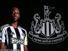 Hviezda Newcastlu v rade na debut, keďže sa ukázalo, že mu bude chýbať AFCON ako posila pre Eddieho Howea Yoane Wissa s 55 miliónmi libier sa konečne blíži k svojmu debutu po zranení kolena