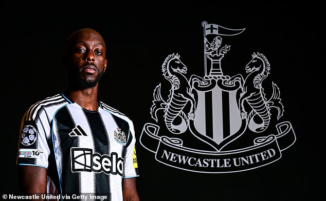 Hviezda Newcastlu v rade na debut, keďže sa ukázalo, že Yoane Wissa s 55 miliónmi libier sa konečne blíži k svojmu debutu po zranení kolena