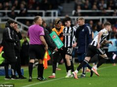 Hviezda Newcastlu vyzerá zničene, keď mieri priamo dolu tunelom po tom, čo bola zranená pri údere Eddieho Howea. Obranca Newcastlu Tino Livramento si po zranení proti Fulhamu v stredu večer na Carabao Cupe pokoril zdevastovanú postavu.