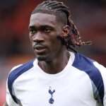 Hviezda Tottenhamu Yves Bissouma bola vyšetrovaná, keď opäť „nafilmoval, ako vdychuje smiechový plyn“