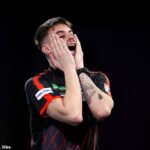 Dom Taylor bol vyhodený z majstrovstiev sveta v šípkach po tom, čo neuspel v teste na drogy