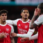 Riccardo Calafiori s Pierom Hincapiem a Williamom Salibom