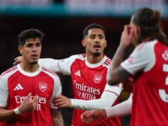 Hviezde Arsenalu hrozí stopnutie Premier League pred súbojom s Brentfordom a ďalším tesnením Riccardo Calafiori s Pierom Hincapiem a Williamom Salibom