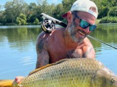 Ikona Liverpoolu dostáva dramaticky nový vzhľad, pretože je potetovaný a má obrovskú bradu Patrick Berger a bývalý tímový kolega Gary McAllister